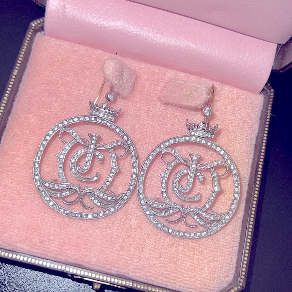 VINTAGE🎀Juicy Couture 🎀Silver Ornate Drop Earrings